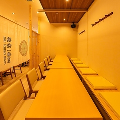 【白を基調とした明るい綺麗な店内】お電話でご相談ください。【仙台/居酒屋/個室/焼き鳥/牛たん/飲み放題/せり鍋/和食/日本酒/女子会/記念日/誕生日/二次会/宴会/鍋/歓迎会/送別会/歓送迎会】