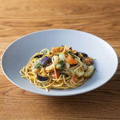茄子とイカのシチリア風フレッシュトマトパスタ