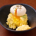 料理メニュー写真 半熟卵のポテトサラダ