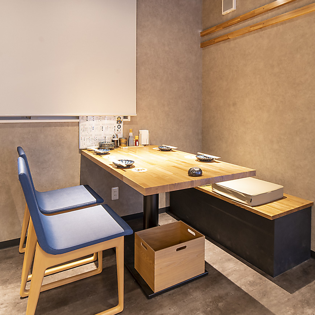 少人数がゆったりと寛げるお席もご用意しております♪友人や恋人、家族とのお食事会にぴったりです！