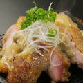 料理メニュー写真 若鶏の石焼き