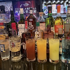 ウイスキーや焼酎をはじめその時々で取り揃えております。