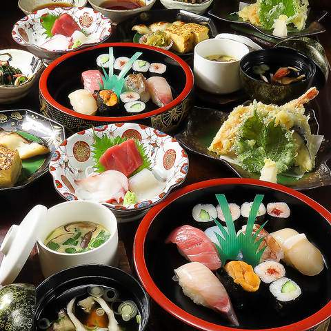 みんなに愛され常連客で賑わう人気寿司店！新鮮な魚と美味しい日本酒揃ってます♪