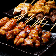 国産の鶏肉にこだわり、香ばしい焼き鳥がたまらない！