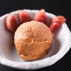紅茶のアイスといちじくの赤ワイン煮