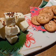クリームチーズの西京味噌漬け あたり前田のクラッカー添え