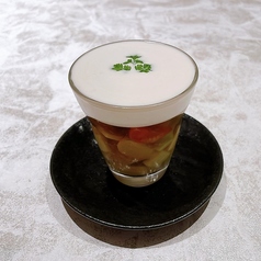 柔らかく煮込んだ牛タンと春野菜のゼリー寄せ