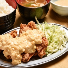 ご飯・味噌汁おかわり自由！とろろ付き定食
