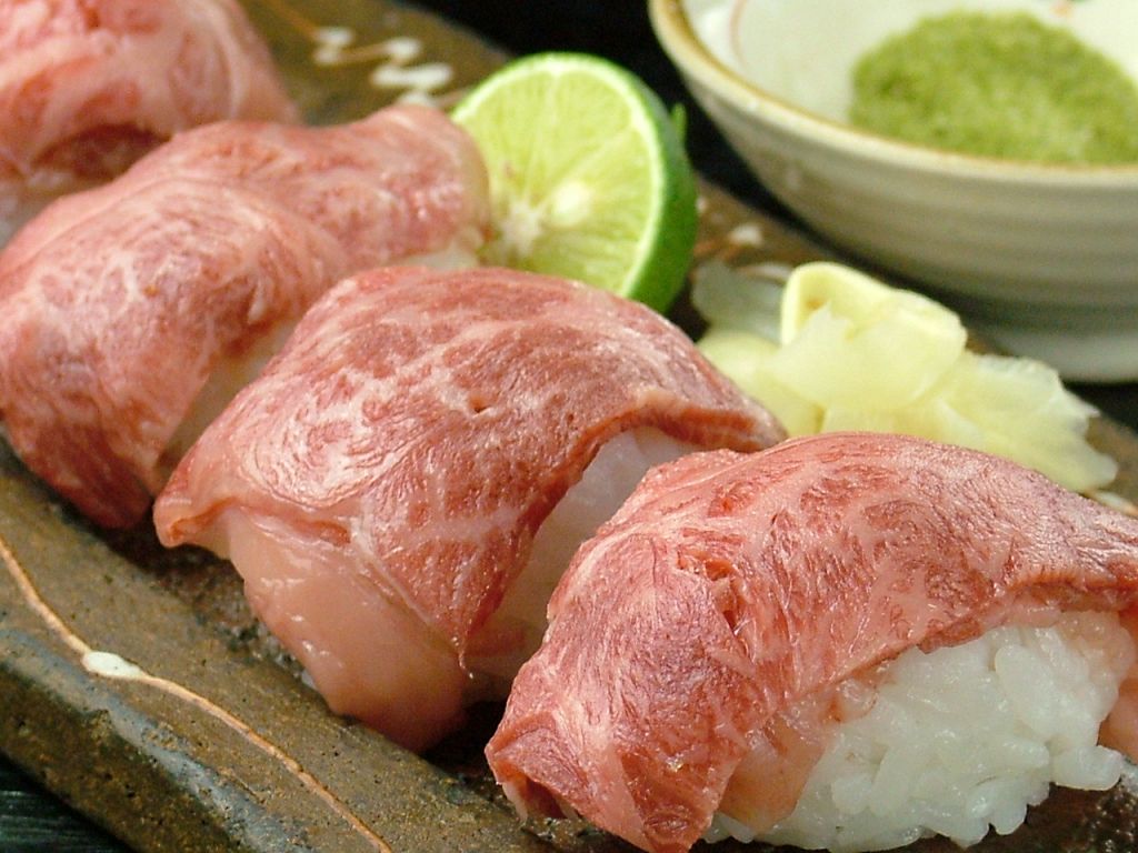 素材に自信があるからできる!!和牛霜降り寿司は目の前で炙って食べる逸品★口の中でとろけます…