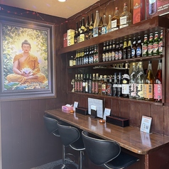 3席のカウンター席で特別なドリンクや料理を味わいながら、リラックスした時間をお過ごしください！お一人様でも大歓迎です！