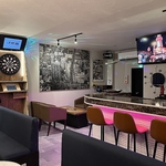 おしゃれな店内を貸切にてご利用頂けます。用途は自由！