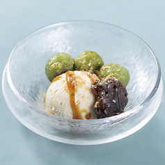 蕎麦の実アイスとよもぎ白玉のぜんざい