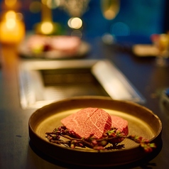 個室はございませんが、気兼ねなく食事をお楽しみいただけるボックス席をご用意いたしております。誕生日・記念日などのサプライズもお気軽にご相談ください。