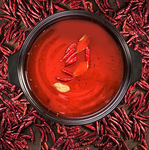 当店ではお肉の旨味成分だけで煮ています!!テーブル上にある調味料も召し上がってください!!