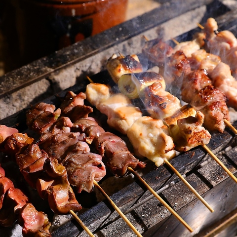 一本一本手打ちした焼き鳥＆旬の鮮魚を使用した炉端焼き！厳選した日本酒と一緒に。