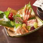 玉河の新鮮なお刺身はコストパフォーマンスが高い！こちらは五点盛（3～4名様）2178円です！（税込）