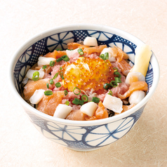 いくらサーモンねぎとろ丼