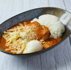 チキンカレー 温玉チーズ乗せ