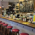 ちょっとお酒が飲みたい日は、カウンターで決まり！黒板のメニューは季節によって変わります♪その日のオススメはスタッフに聞いてみて下さいね♪