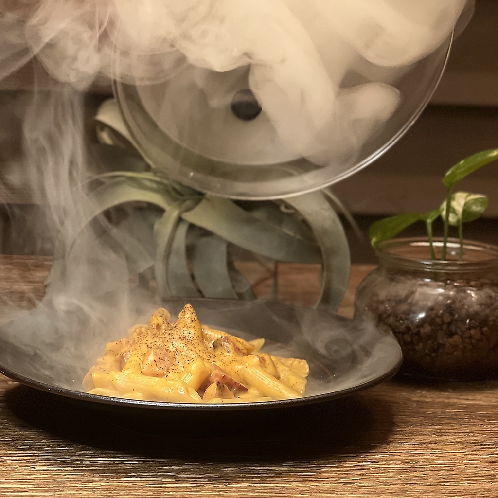 名物！燻製カルボナーラ