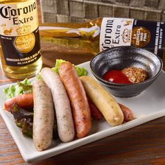 ソーセージ盛り合わせ