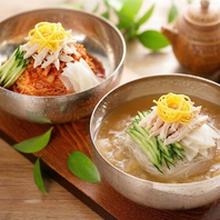 夏に嬉しいさっぱり冷麺も楽しめる人気店◎