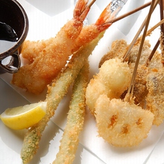 ●串カツ盛合わせ (4本) 【Deep fried pork,vegetables and shrimp skewers・4 sticks】