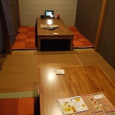 最大60名様まで着席可能な広々としたお座敷です。足を伸ばして寛げ、大人数でのご宴会に。