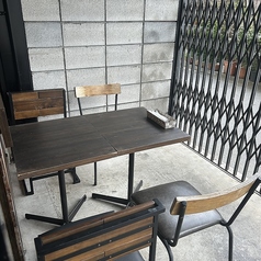 開放的なテラス席でゆっくりとお食事をお楽しみ下さい♪/全席禁煙となります。