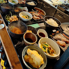 ランチもご飯はもちろん炊きたての土鍋ご飯♪