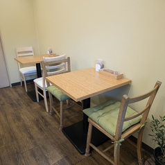 ２名がけテーブル席をご用意いたしております！