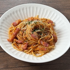 パンチェッタのトマトソースパスタ