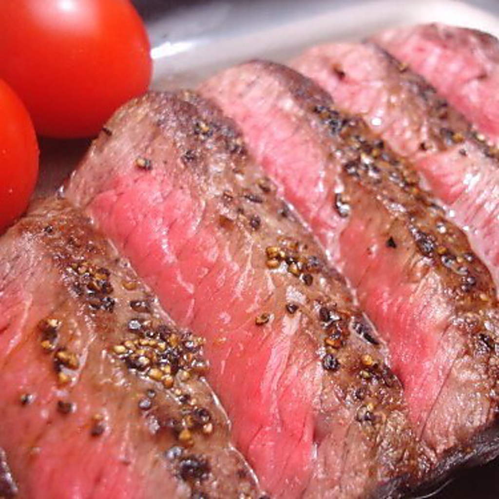 金山徒歩3分！都会に佇む、隠れ家空間です♪人気のお肉ももちろんご用意！国産牛ランプステーキ！