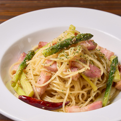 ベーコンとアスパラのペペロンチーノ