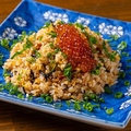 料理メニュー写真&nbsp;ウニかにみそチャーハン～イクラがけ～