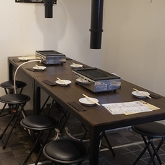 店内には4人用のテーブル席が2卓ございます◎ご家族やご友人との食事はもちろん、少人数でのご宴会にもご利用いただけます。上質な焼肉を囲んで、楽しいひとときをお過ごしください♪