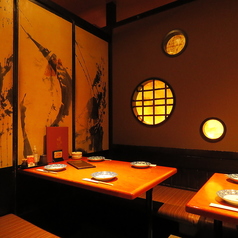 【2～4名席(掘りごたつ席）】同じ列のお席とつなげて8名～最大12名迄、普段使いや少人数のご宴会にぴったりな掘りごたつ席もご用意！