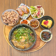 たっぷりキノコのみぞれ煮腸活ハンバーグ定食