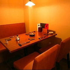 【3階｜テーブル完全個室】3階の角にあたる少人数様向け個室。2～4名様迄利用可能なのでデートや友人との食事などにおすすめです。