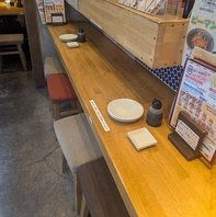 【臨場感あふれる人気のカウンター席】感じて味わう店