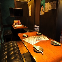 焼鳥なべちゃん 新宿三丁目店の雰囲気1