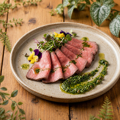 国産牛内もも肉のローストビーフ　山葵のバニェット