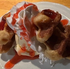 濃厚バニラアイスとワッフル