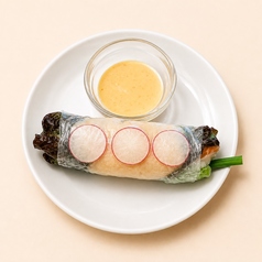 蒸し鶏と野菜の生春巻き 1本