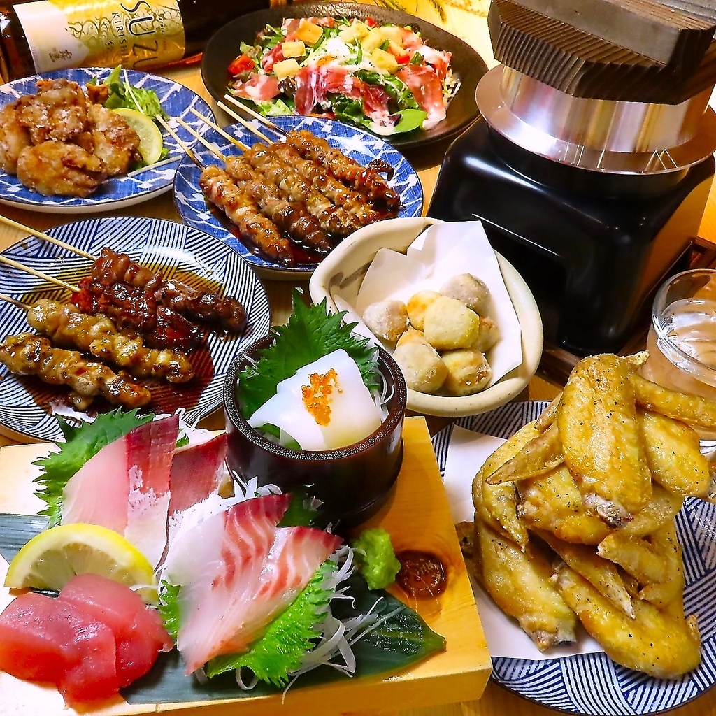 4000円コースは当店名物の「ぷりぷり串」、手羽先、鶏ごぼう釜めしなど全9品2時間飲み放題付き！
