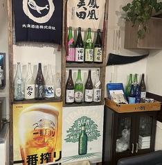 日本酒と本格焼酎は充実した品揃え。飲み比べが楽しい