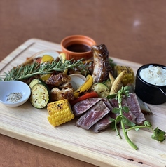 【BARBiG名物ミートプレート】●お気軽3種(2人前)