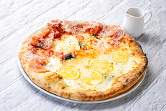 【ハーフ＆ハーフ】４種チーズのレモン風味＆生ハムと北海道マルゲリータ