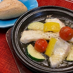 鱸(すずき)と夏野菜のアヒージョ