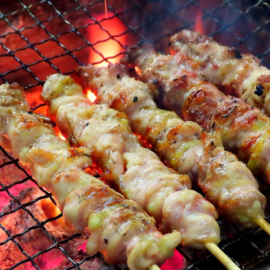 県産鶏を使用した自慢の焼き鳥メニュー！お酒との相性抜群なので、ぜひ一度ご賞味ください！